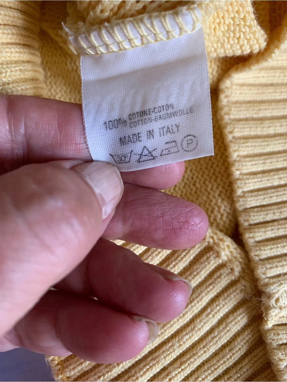 Light butter Yellow V-Neck Knit Sweater Made In Italy G Cuppi Large